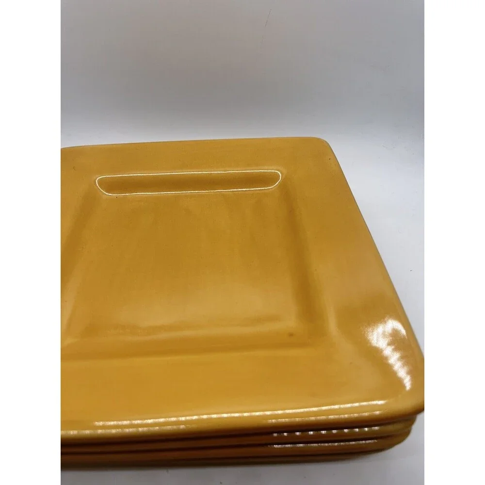 Set of (4) - Pottery Barn Outlet - Salad Plates - 8
